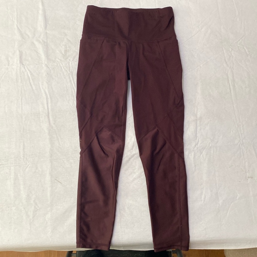 Dark plum leggings in good condition
